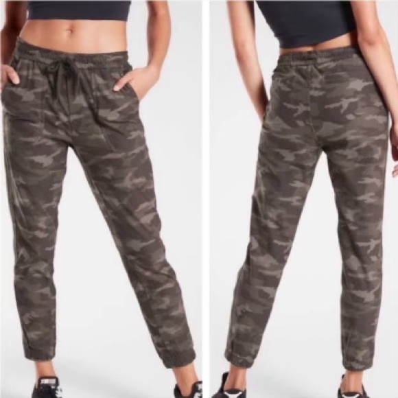Athleta Pants - Athleta Camo Farallon Joggers